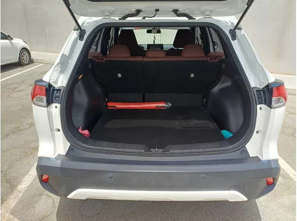 Car image 20