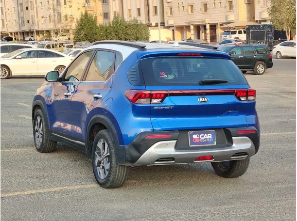 Car image 7