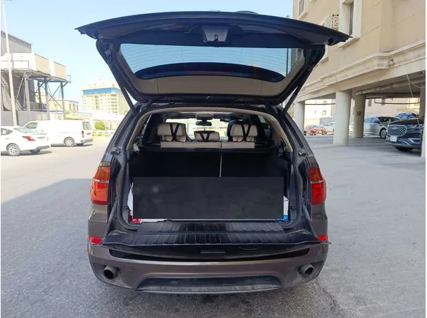 Car image 26