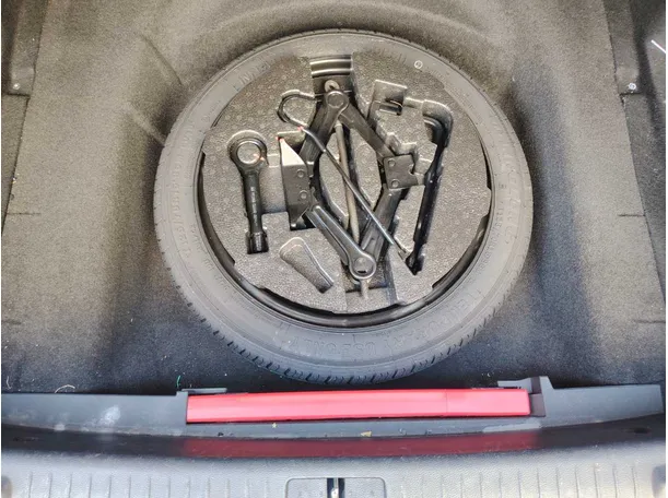 Car image 36