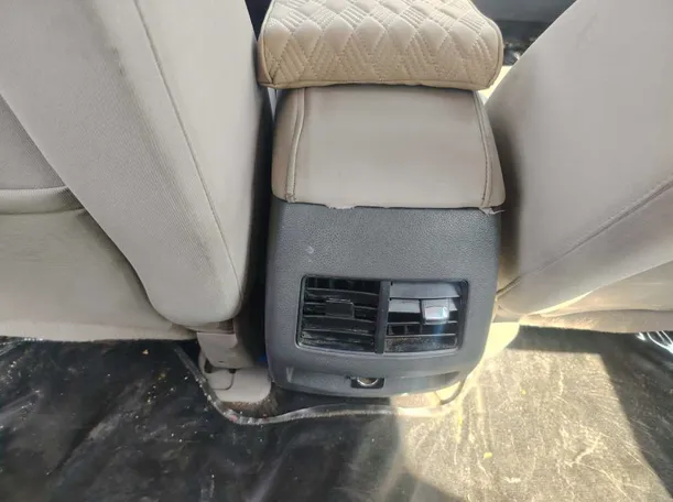 Car image 31