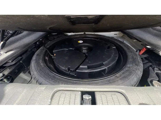 Car image 28