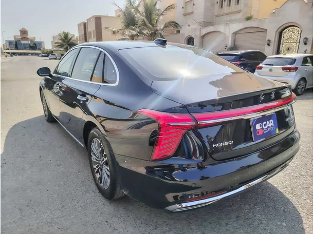 Car image 8