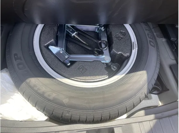 Car image 23