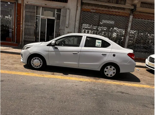Car image 8