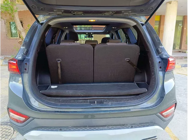Car image 30