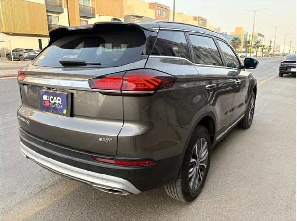 Car image 5