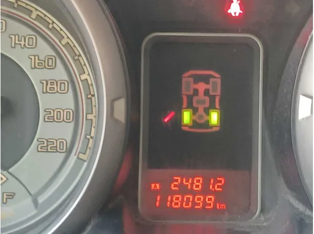 Car image 18