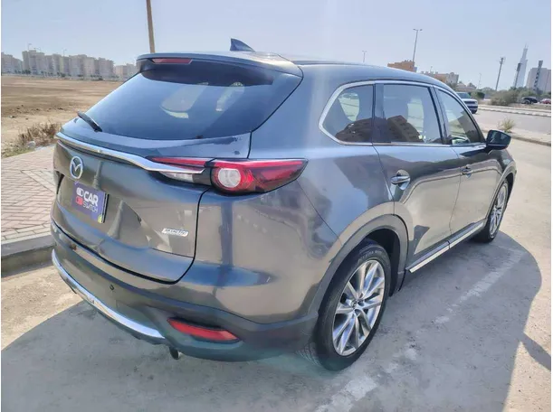 Car image 5