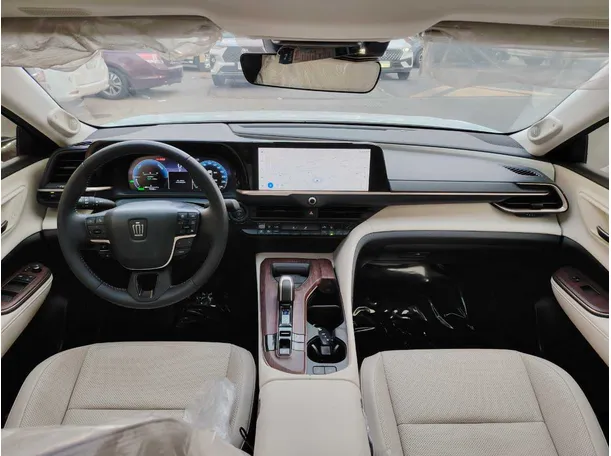 Car image 19