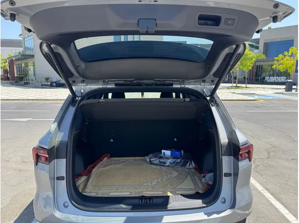 Car image 23