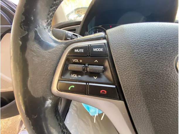Car image 20