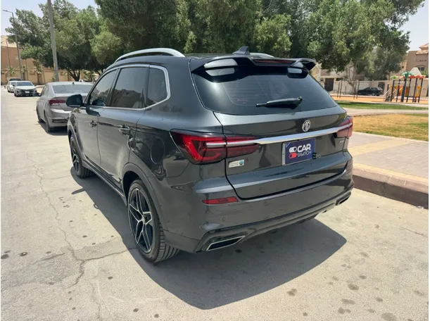 Car image 7