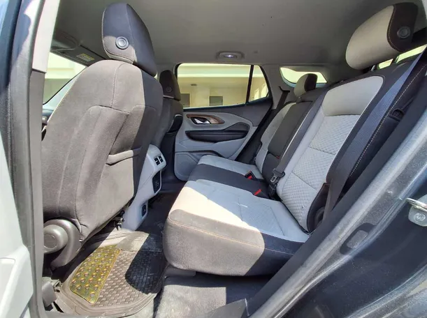 Car image 13