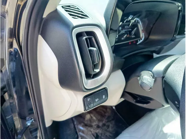 Car image 33