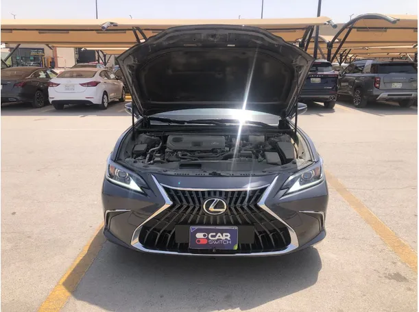 Car image 25
