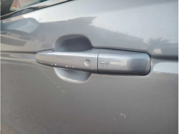Car image 34