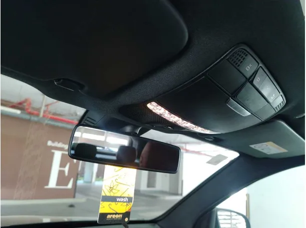 Car image 36