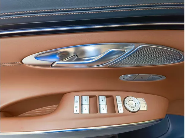 Car image 35