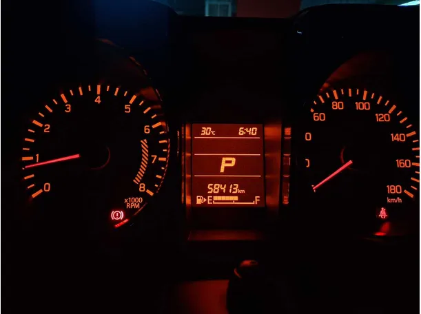 Car image 14
