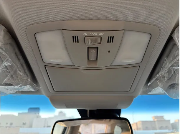 Car image 35