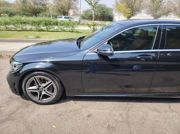 Car image 9