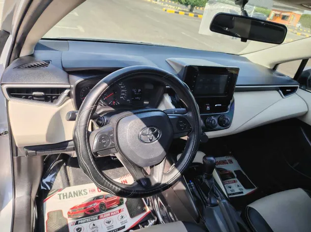 Car image 13