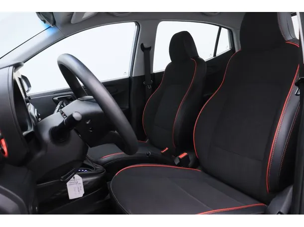 Car image 8