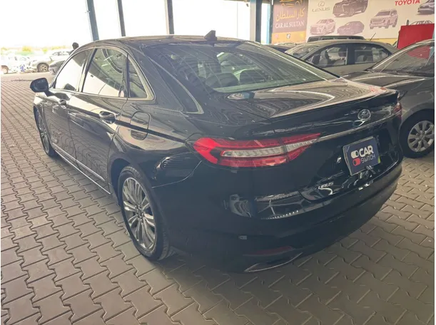 Car image 7