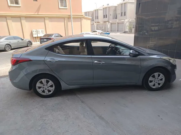 Car image 4