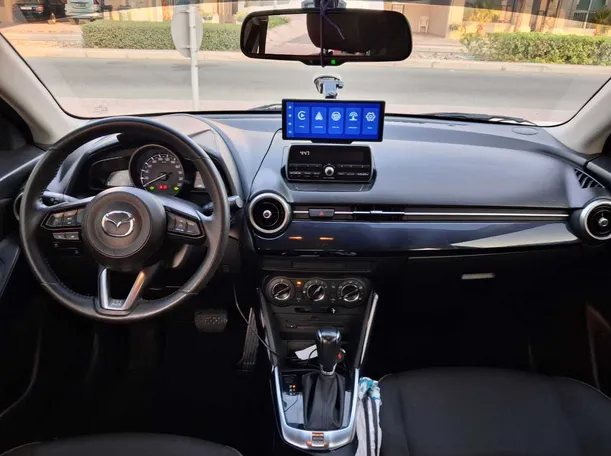 Car image 15