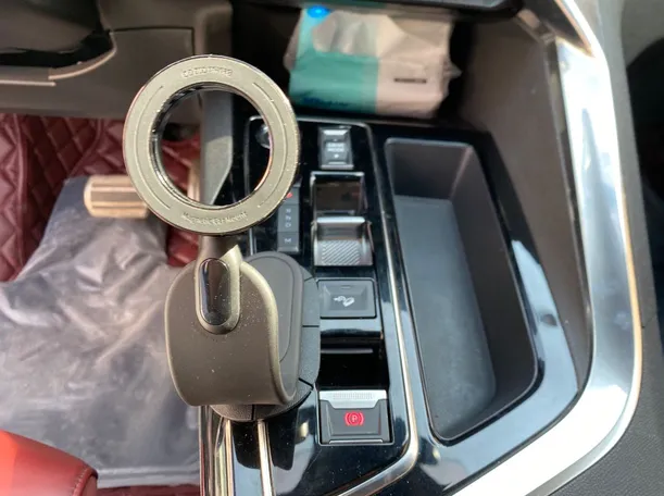 Car image 14