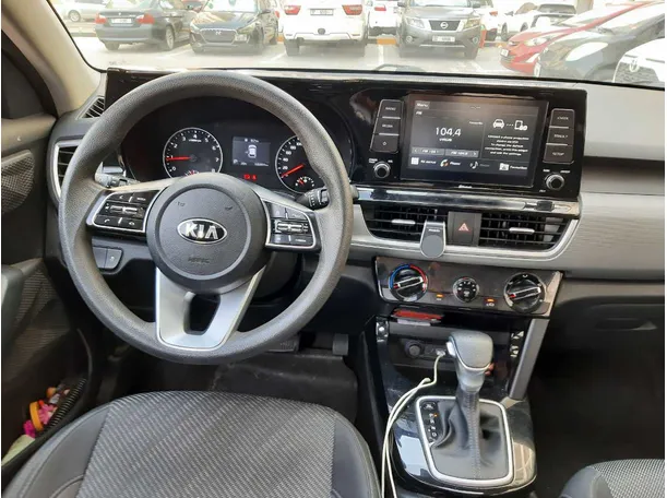 Car image 16