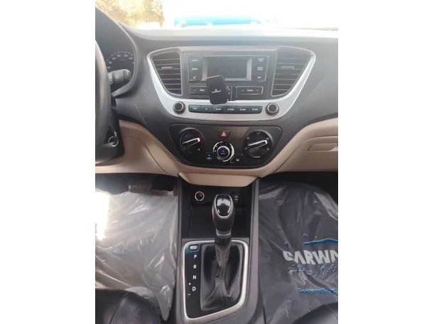 Car image 20