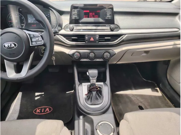 Car image 18