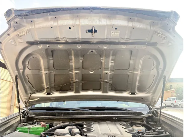 Car image 32