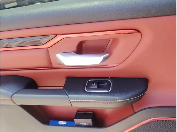 Car image 36