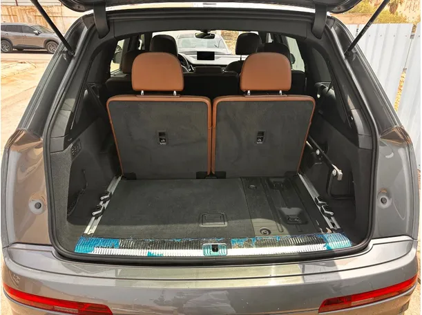 Car image 23
