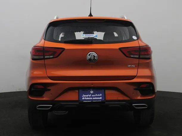 Car image 12
