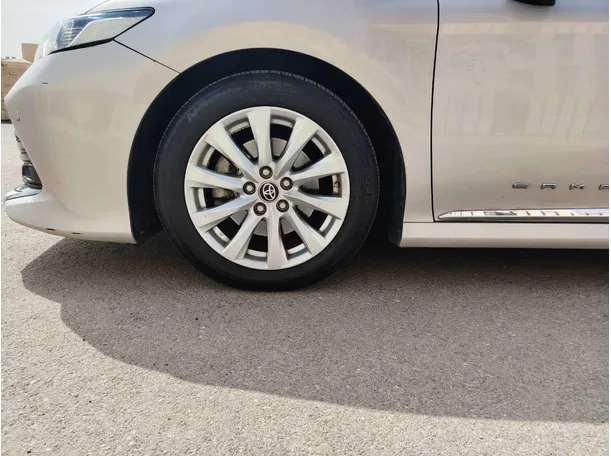 Car image 10