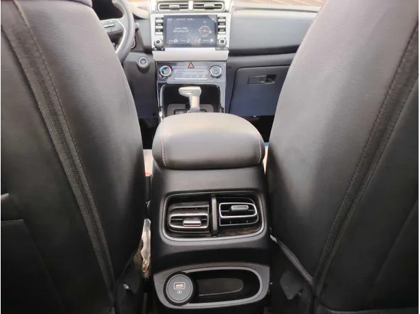 Car image 30