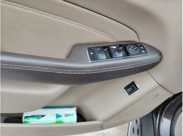 Car image 38