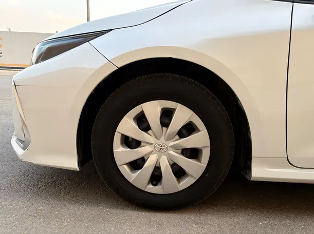 Car image 9