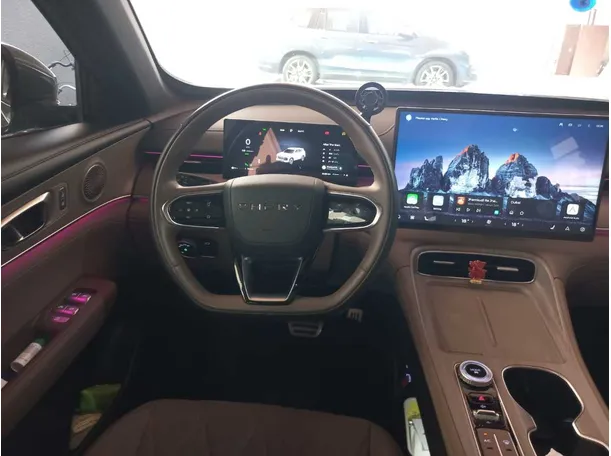 Car image 17