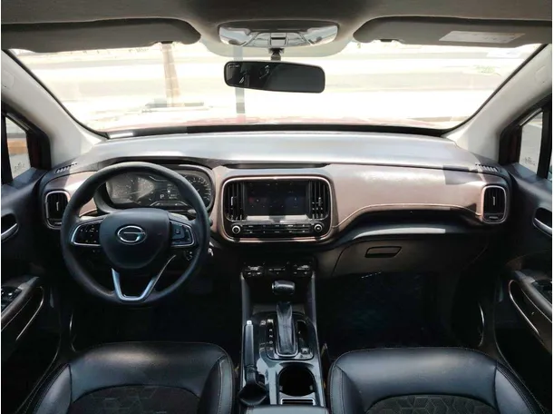 Car image 17
