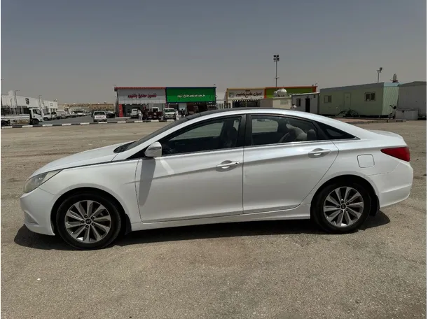 Car image 8