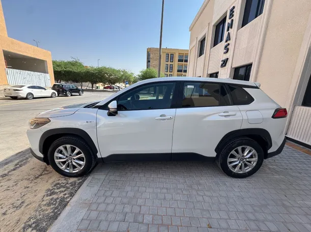 Car image 8