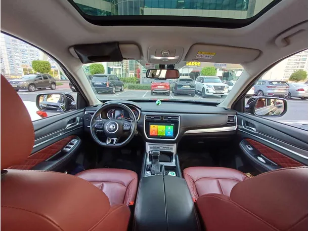 Car image 15