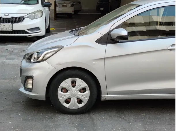 Car image 9
