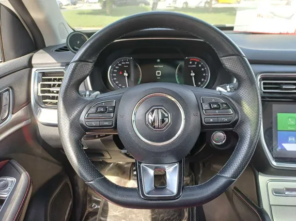 Car image 18